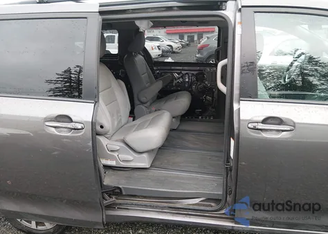 2018 Toyota Sienna Xle 7 Passenger from USA, damaged, VIN 5TDDZ3DC1JS202440